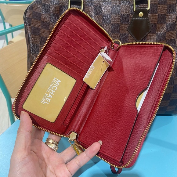 BRAND NEW AUTHENTIC MICHAEL KORS ZIPPY WALLET 😍❤️ - Picture 12 of 16
